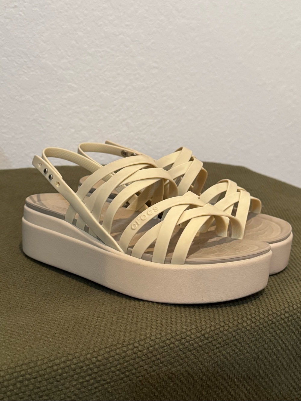 Crocs Brooklyn Strappy Low Wedge Platform Strappy Sandals in Cream Women's 7